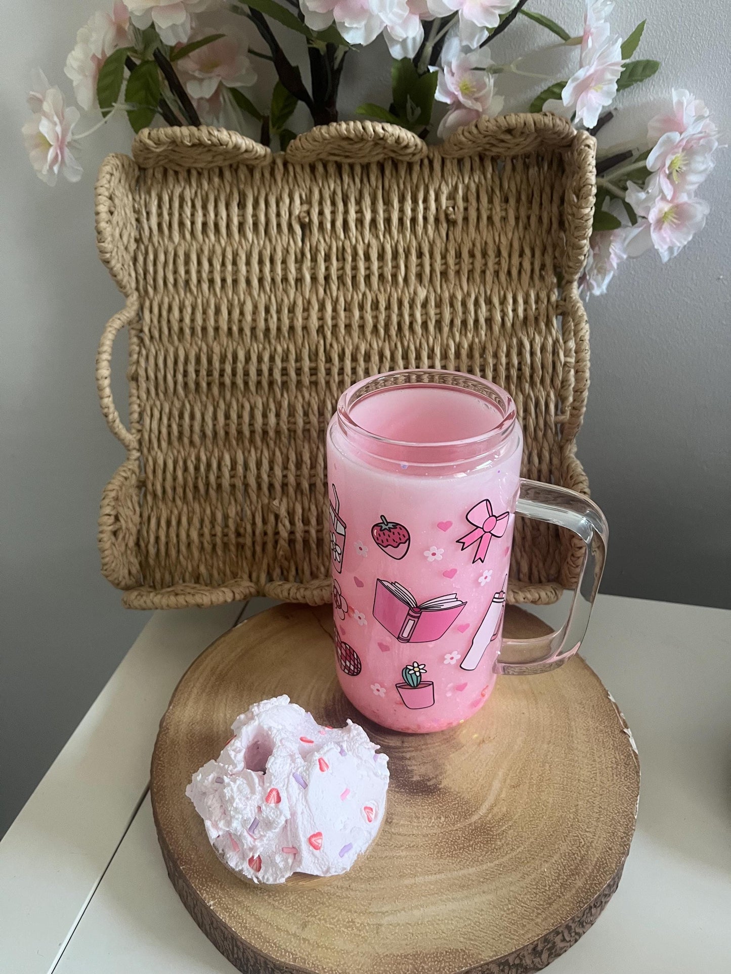 Pretty Pink Flower Glitter Glass Tumbler, Glassware, Snowglobe, Glitterglobe, Pretty Pink, Pink Decor, Pink Drink, Daisie Floral Theme