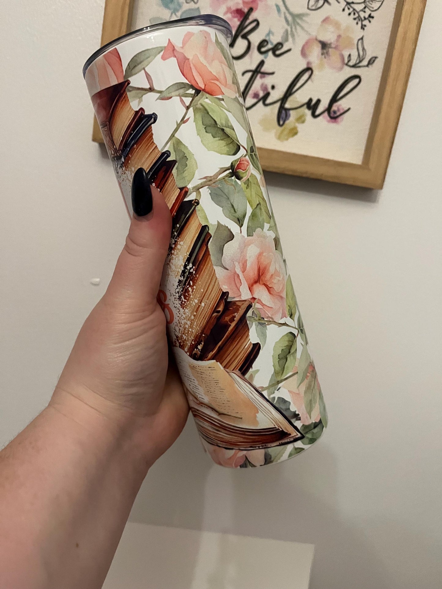 Just a Girl Who Loves Books, 20oz Tumbler, Book Lovers Tumbler, Romantic Book, 20oz Tumbler, Hot and Cold Drinks