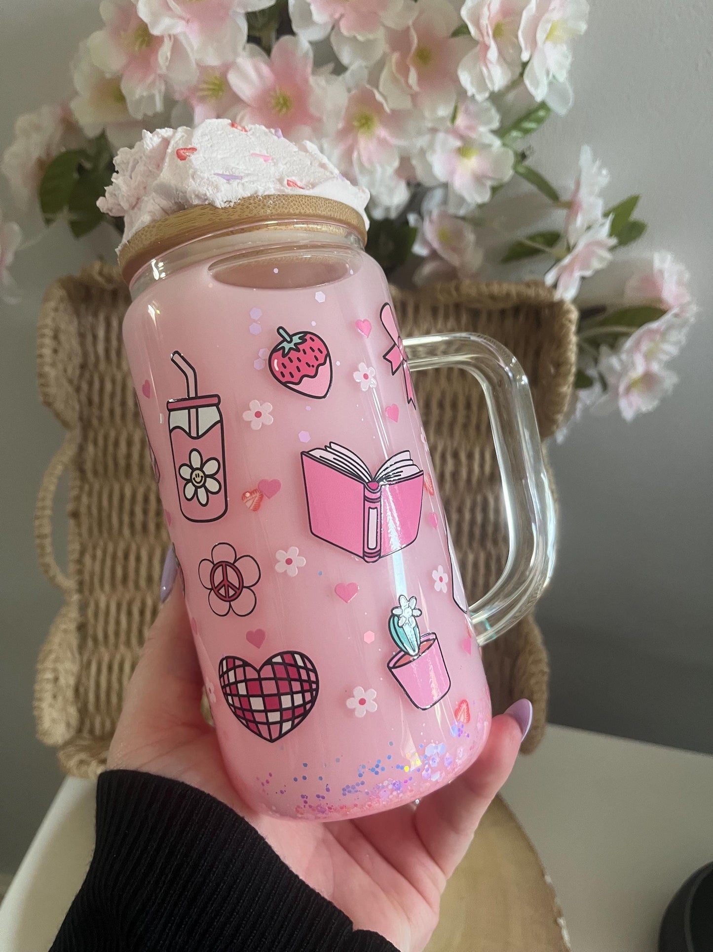 Pretty Pink Flower Glitter Glass Tumbler, Glassware, Snowglobe, Glitterglobe, Pretty Pink, Pink Decor, Pink Drink, Daisie Floral Theme