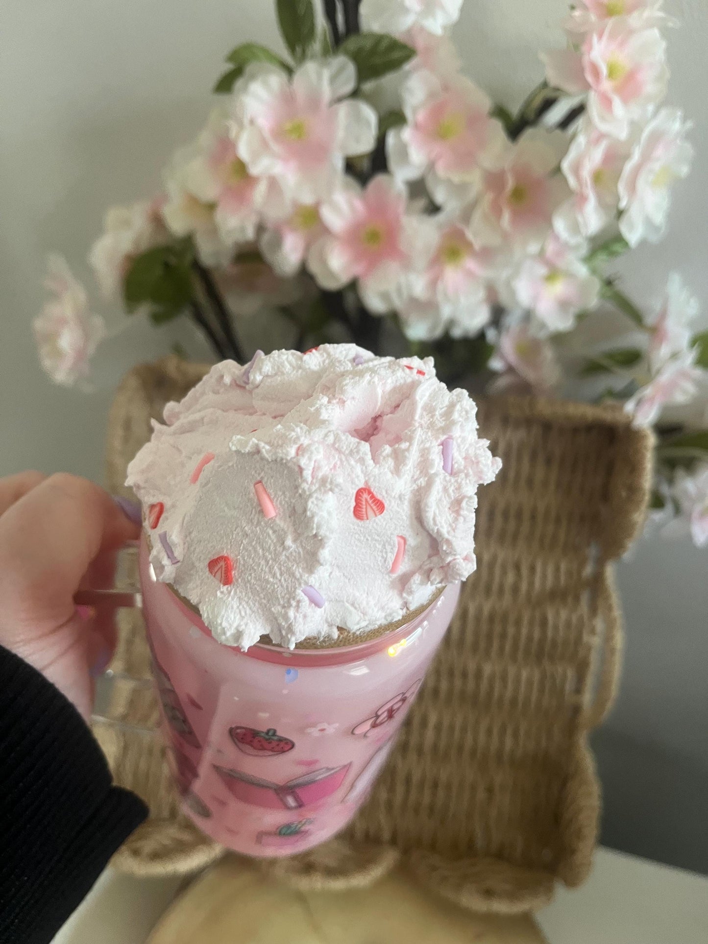 Pretty Pink Flower Glitter Glass Tumbler, Glassware, Snowglobe, Glitterglobe, Pretty Pink, Pink Decor, Pink Drink, Daisie Floral Theme
